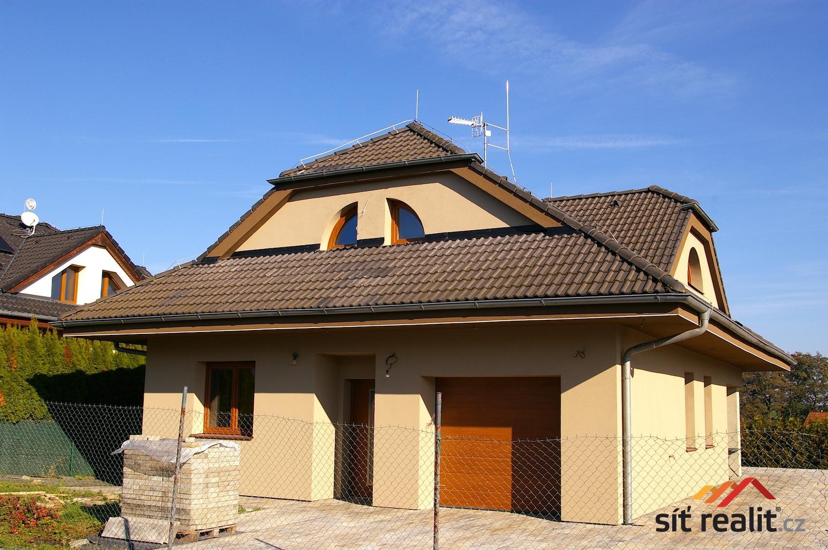 01c - Pohled z ulice - IMGP4909.JPG