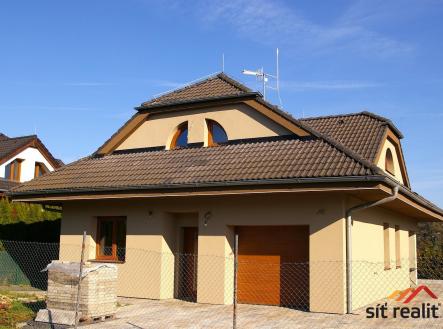 01c - Pohled z ulice - IMGP4909.JPG | Prodej - dům/vila, 165 m²