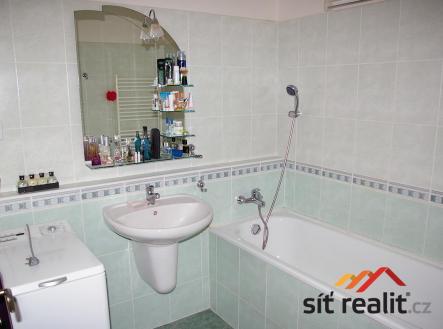 08 - Koupelna - IMGP4358.JPG | Pronájem bytu, 2+kk, 47 m²