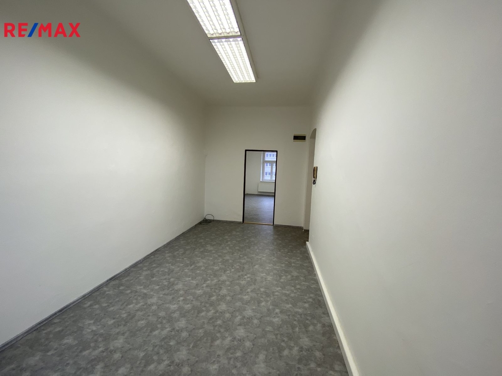 kancelář 1, pohled do kanceláře 2