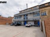 Pronájem - kanceláře, 563 m²