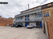 Pronájem - kanceláře, 563 m²