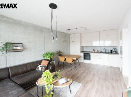 obývací pokoj s kuchyňským koutem | Pronájem bytu, 2+kk, 52 m²