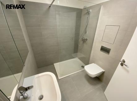 koupelna | Pronájem bytu, 1+kk, 44 m²