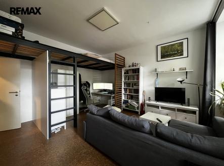 01.jpg | Pronájem bytu, 1+kk, 37 m²