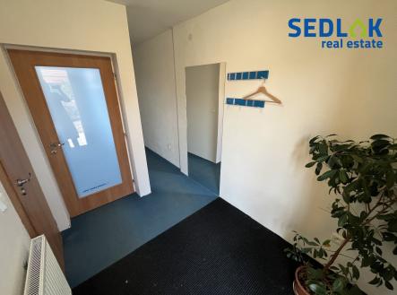 zádveří | Prodej - kanceláře, 72 m²