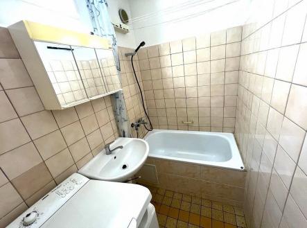 . | Pronájem bytu, 1+1, 38 m²