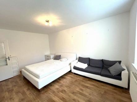 . | Pronájem bytu, 1+1, 37 m²