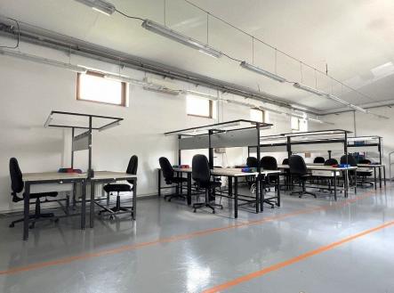 . | Pronájem - komerční objekt, průmyslový areál, 242 m²