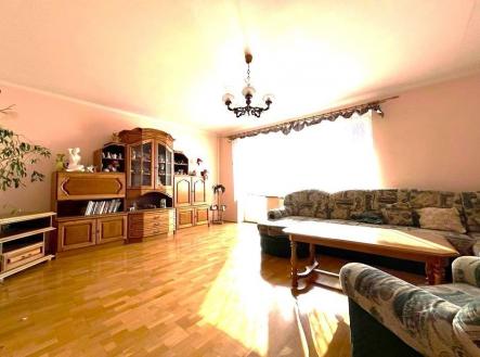 . | Pronájem bytu, 4+kk, 81 m²