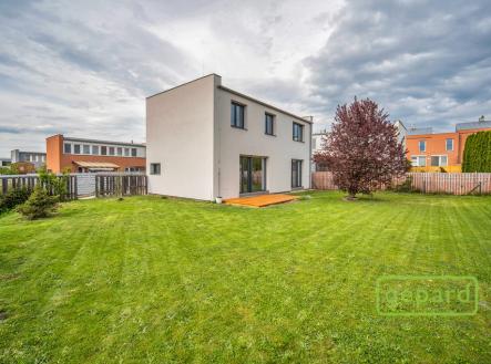 pohled ze zahrady | Prodej - dům/vila, 123 m²