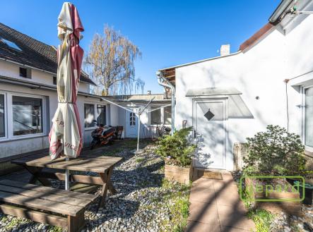 Vnitroblok s posezením | Prodej - dům/vila, 567 m²