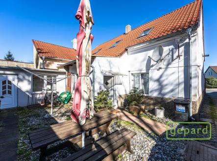 Vnitroblok s posezením | Prodej - dům/vila, 569 m²