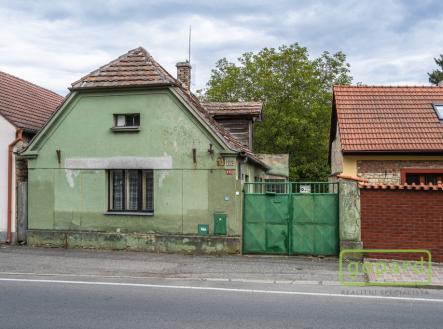 Pohled na RD z ulice | Prodej - dům/vila, 66 m²