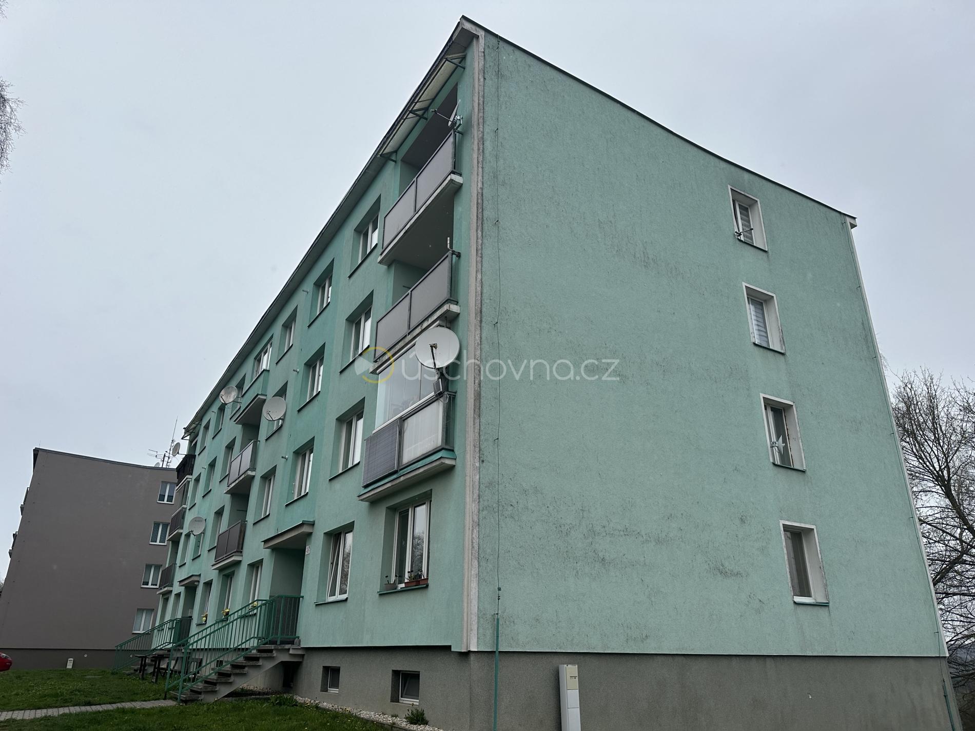 Bytová jednotka 1+1, č. jednotky 2565/7 včetně podílu na společných částech domu a pozemku v obci Aš