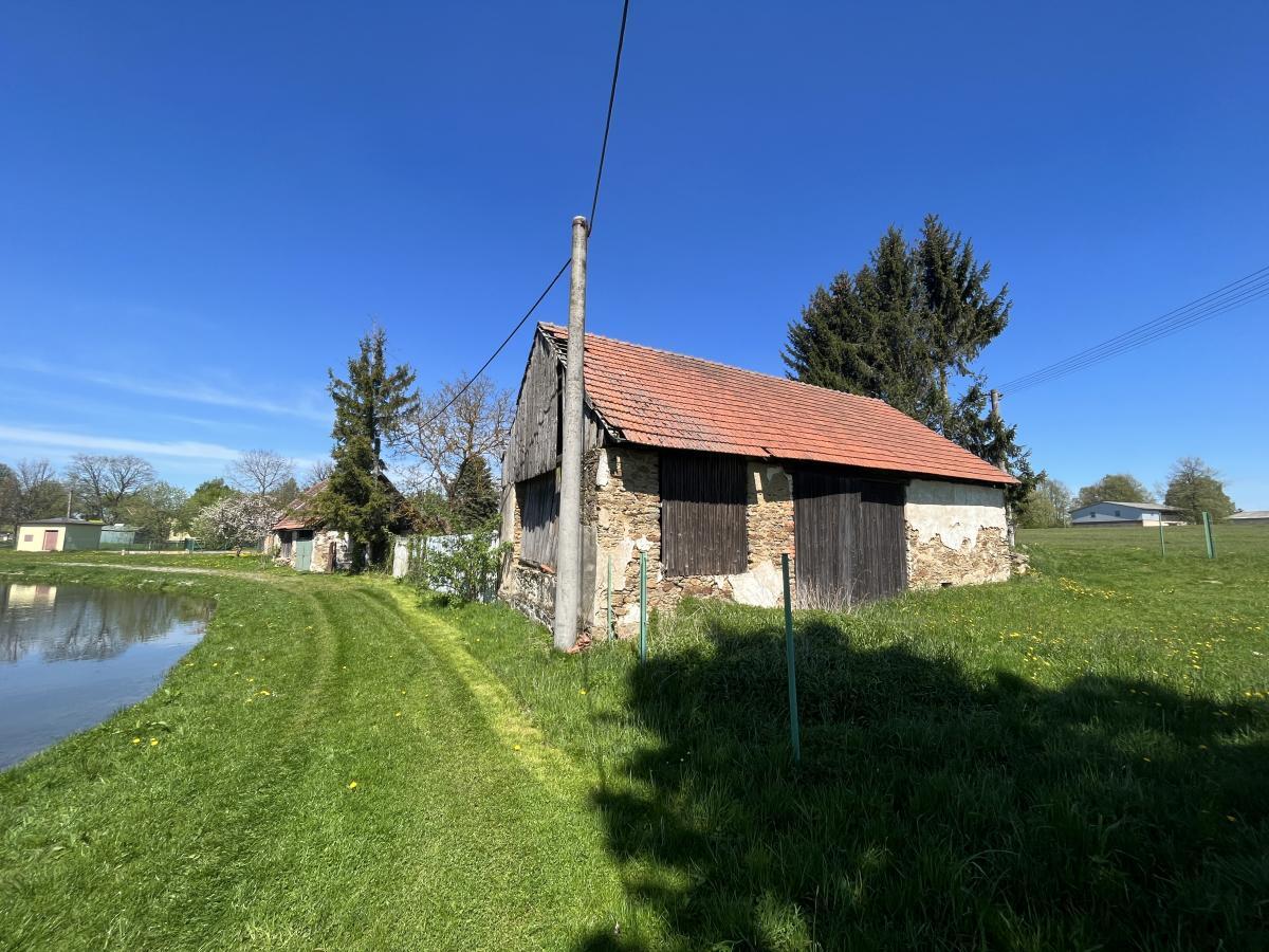 ideální podíl 1/12 rodinného domu v k.ú. Řísnice, obec Načeradec, okres Benešov