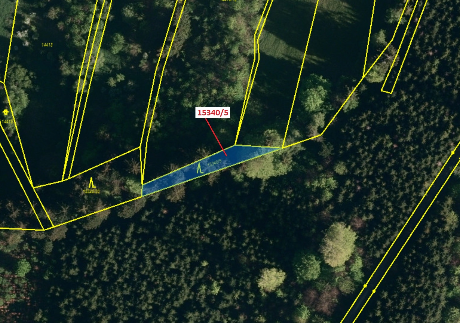 Lesní pozemek o výměře 312 m2, podíl 1/1, k.ú. Hovězí, okres Vsetín