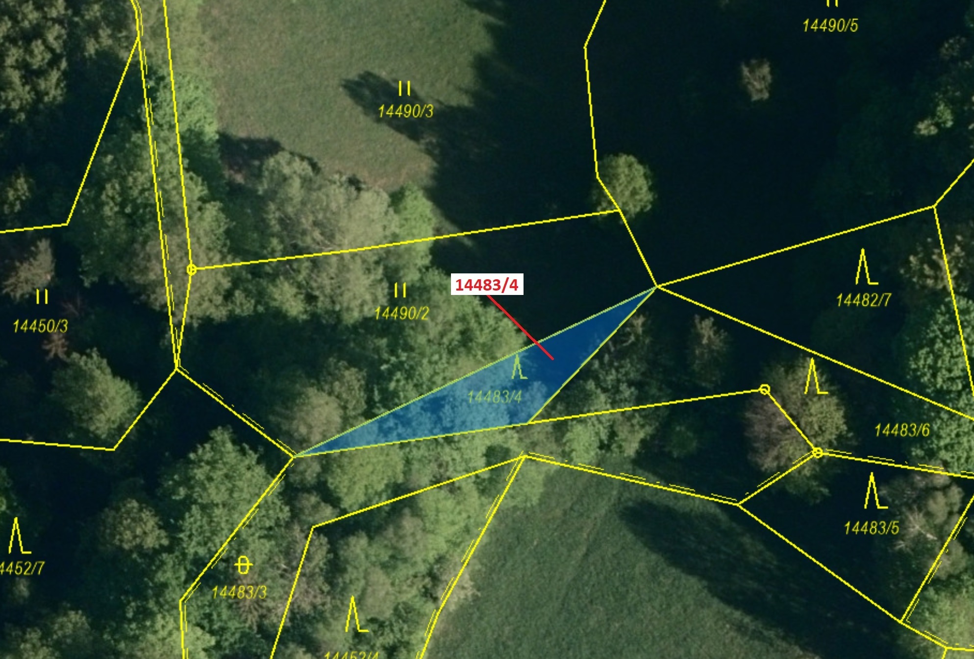 Lesní pozemek o výměře 173 m2, podíl 1/1, k.ú. Hovězí, okres Vsetín