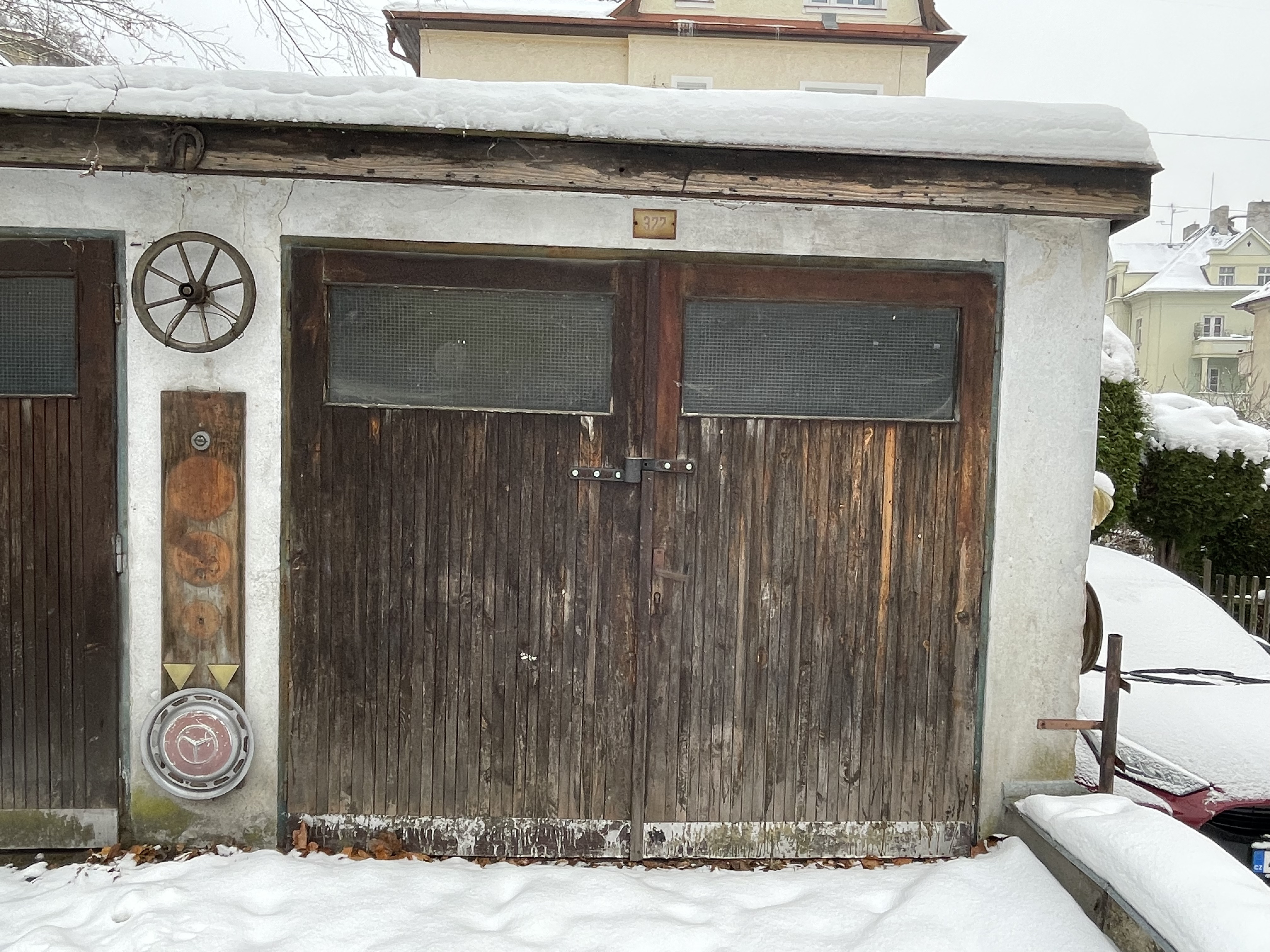 ideální podíl 1/4 garáže v k.ú. Tuhnice, obec Karlovy Vary