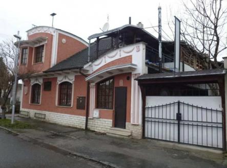 Prodej - restaurace, 307 m²