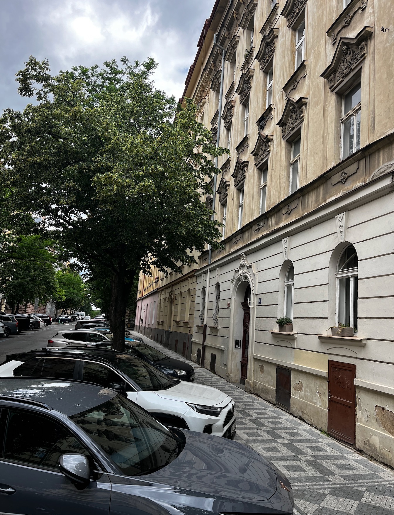 Dražba spoluvlastnického podílu o velikosti 8484/10000 na bytové jednotce 2+1, kat. území Vinohrady