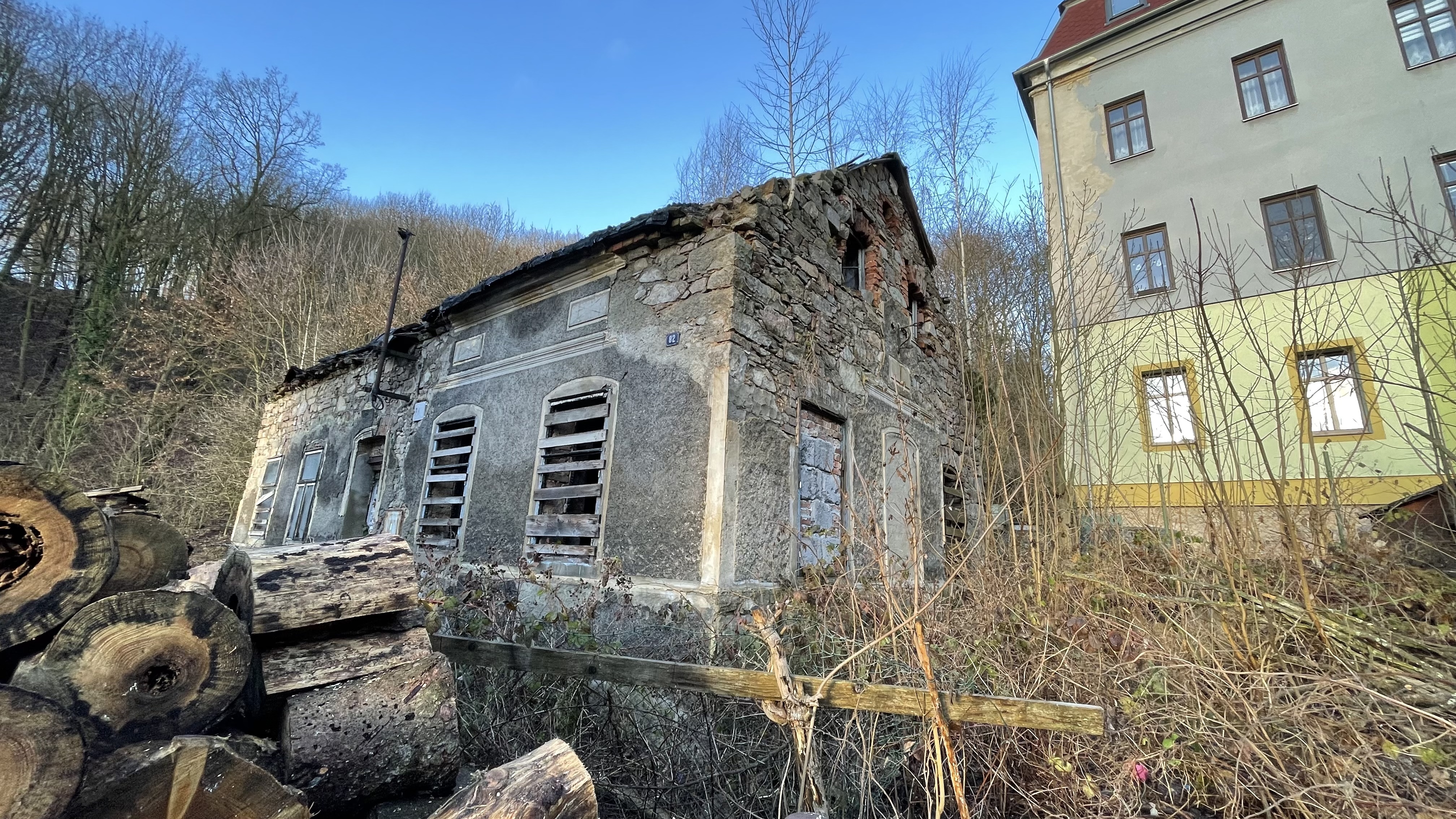 ideální podíl 1/6 budovy se zahradou v k.ú. Telnice, okres Ústí nad Labem