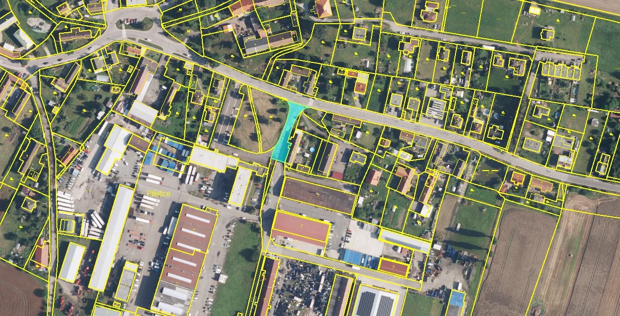 Pozemek o velikosti 645m2, Hradec Králové - Piletice, podíl 1/5