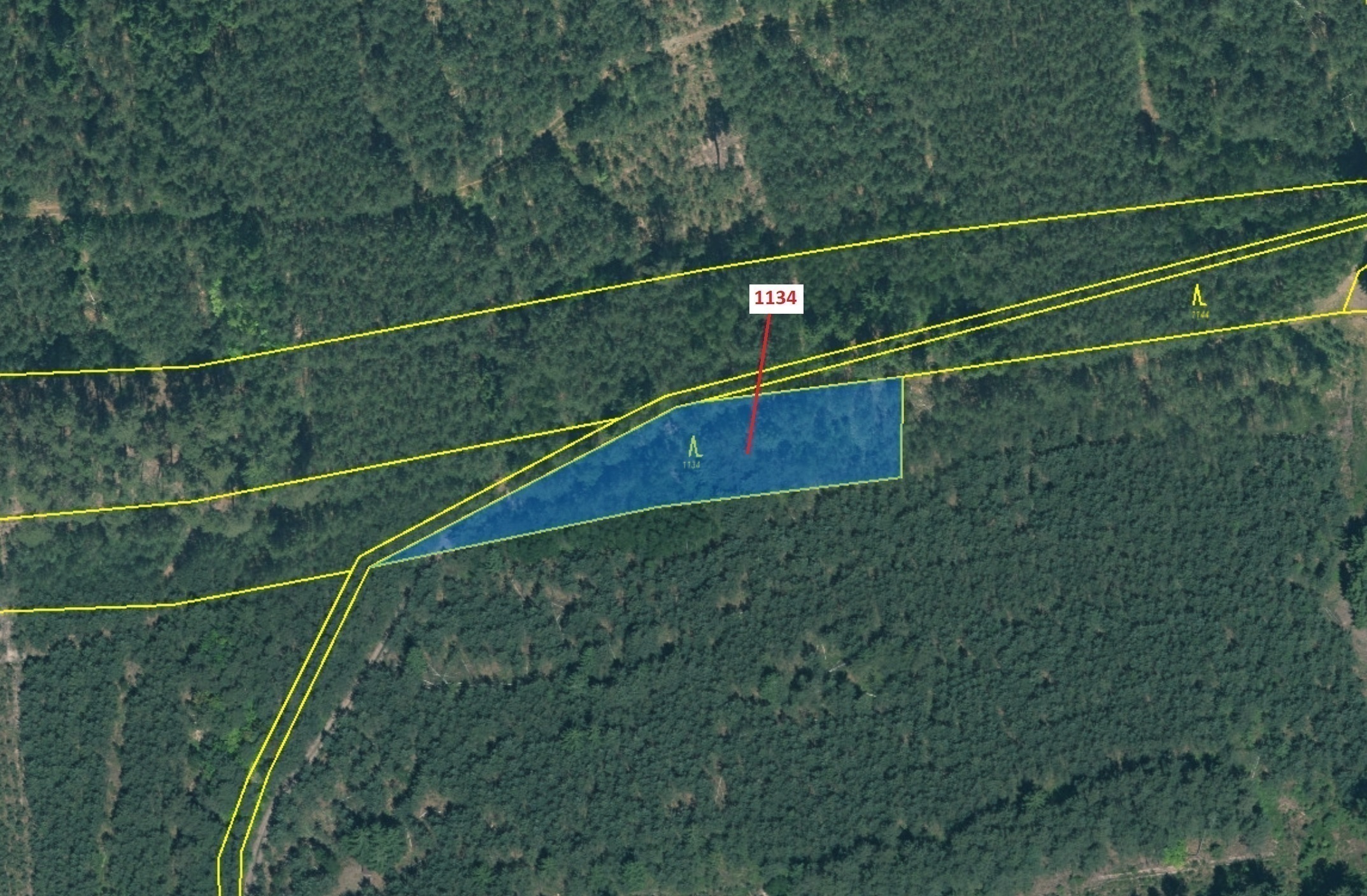 Lesní pozemek o výměře 1636 m2, podíl 1/1, katastrální území Podbořánky, obec Jesenice, obec s rozší