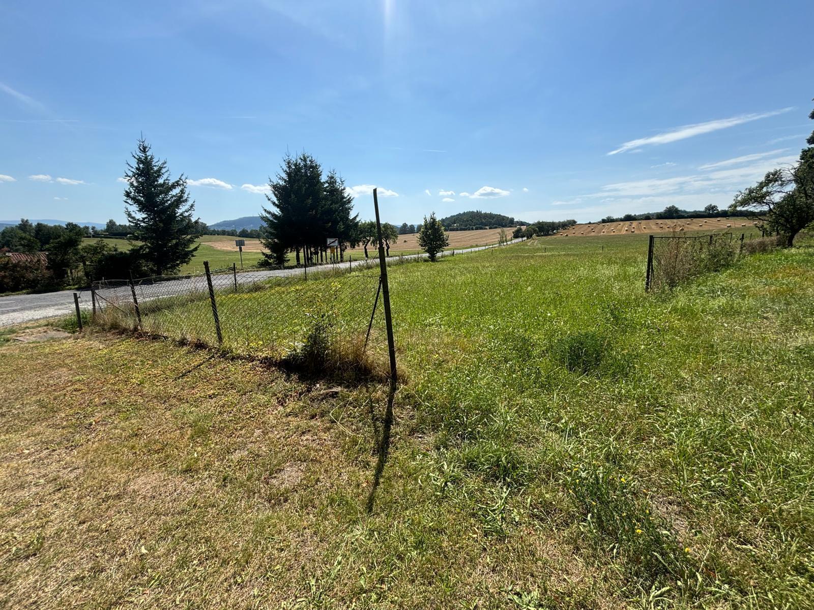 1/2 podíl na pozemku, LV 42 v obci Hrádek, okres Klatovy, opakovaná dražba