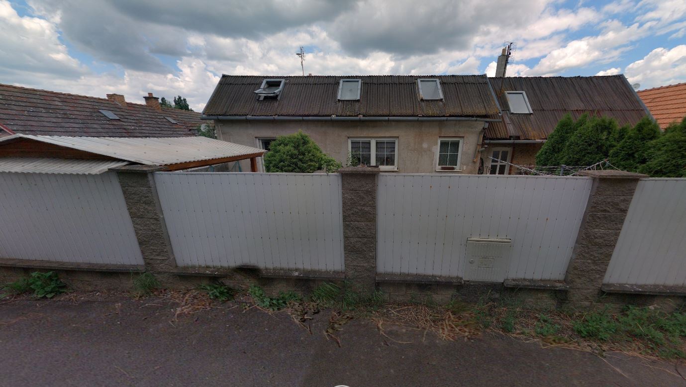 1/6 podíl na RD č.p. 166, LV 27 v obci Stařeč, okres Třebíč