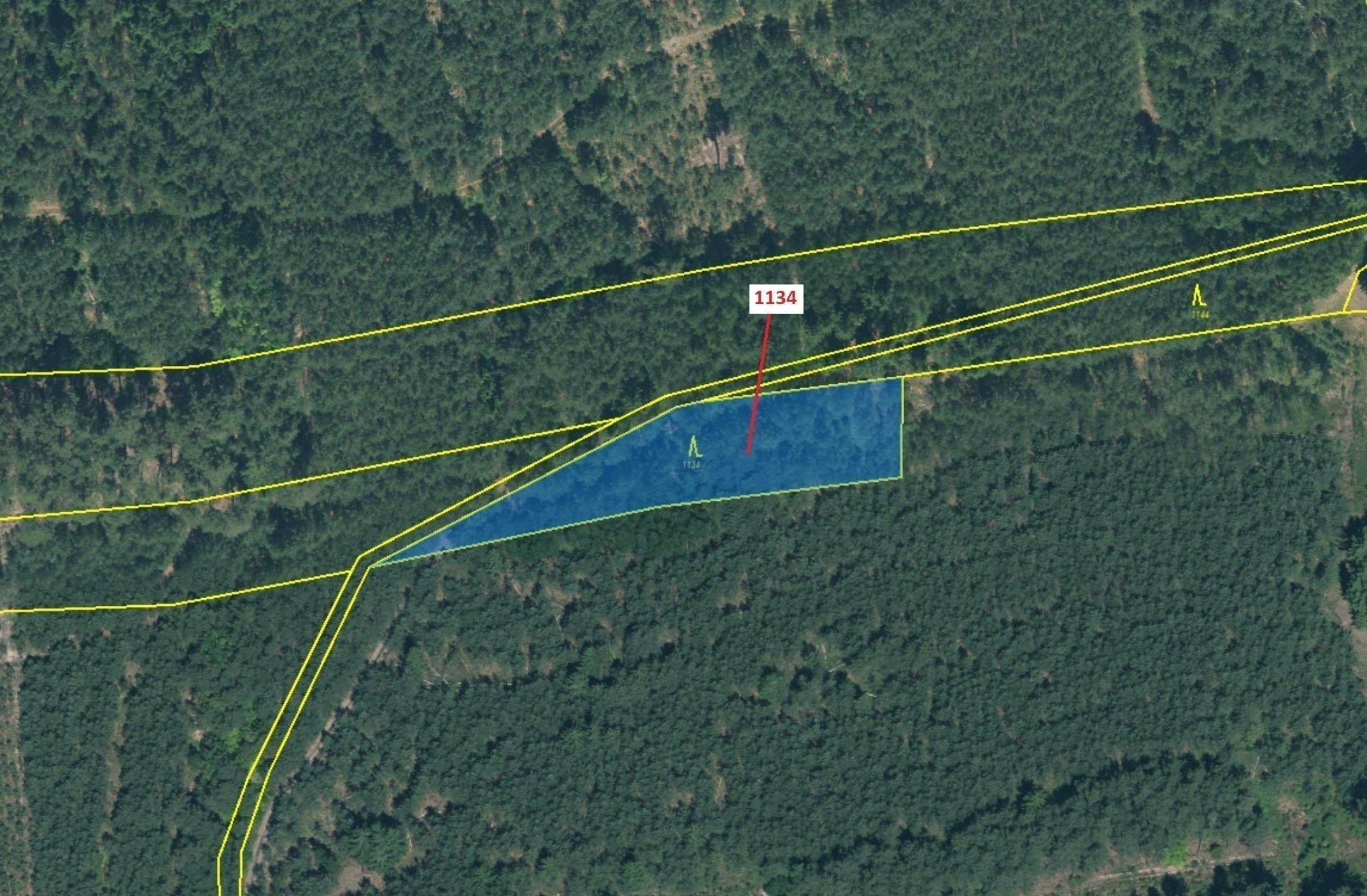 Lesní pozemek o výměře 1636 m2, podíl 1/1, katastrální území Podbořánky, obec Jesenice, obec s rozší