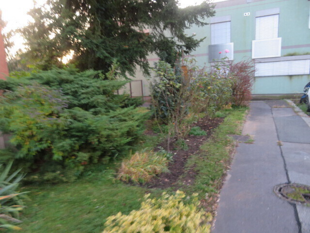 Pozemek o velikosti 877m2, Praha - Lhotka, podíl 56/895, opakovaná dražba