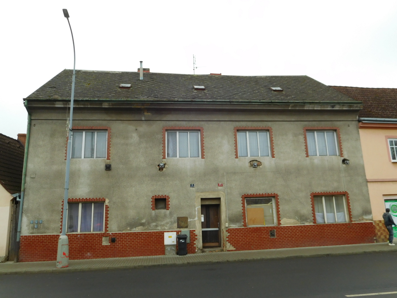 Dražba podílu na rodinném domu ve výši 12/32 v obci Trmice