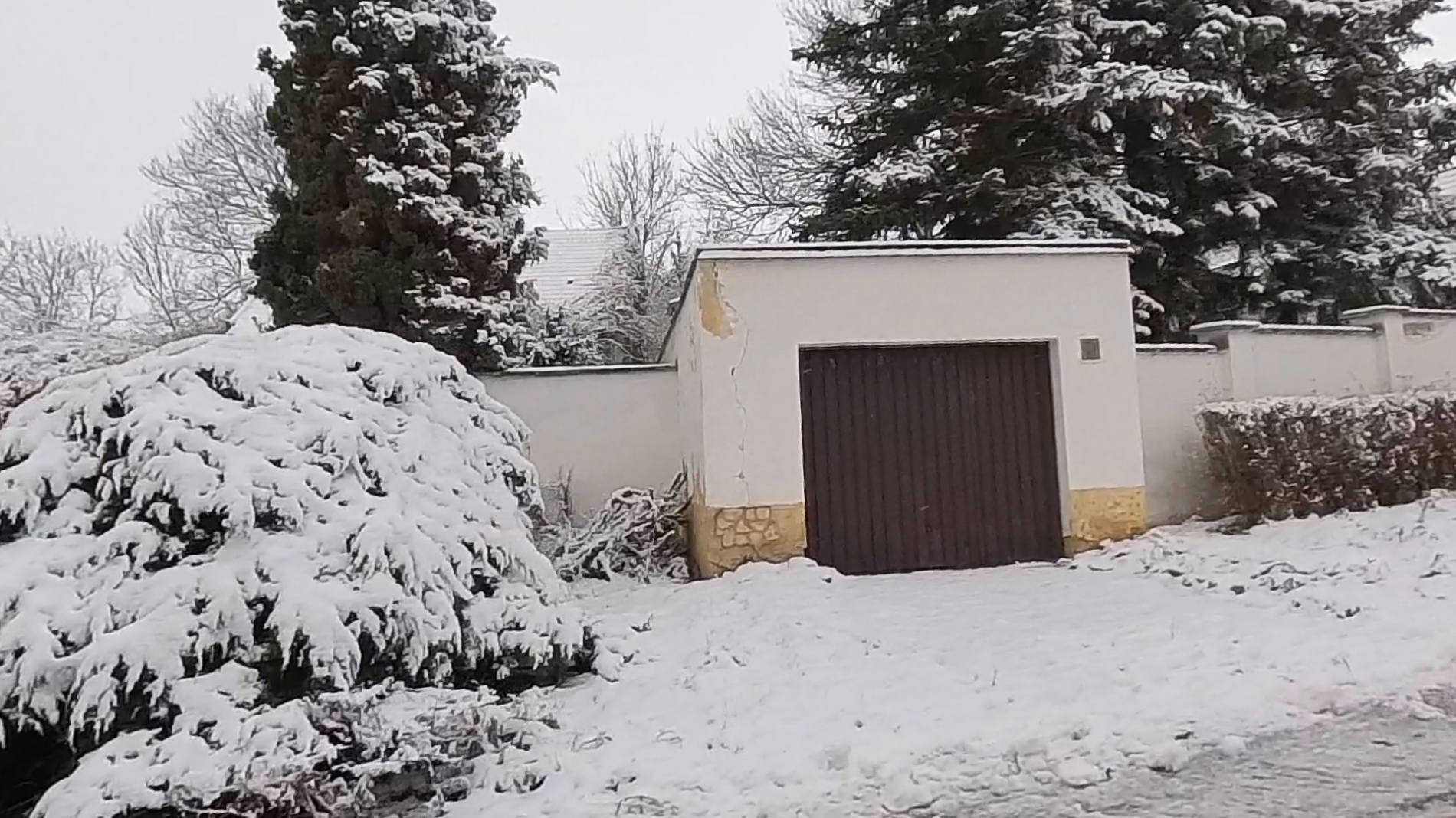 1/2 podíl na R.D. č.p. 53, LV 28 v obci Nehasice, okres Louny, opakovaná dražba