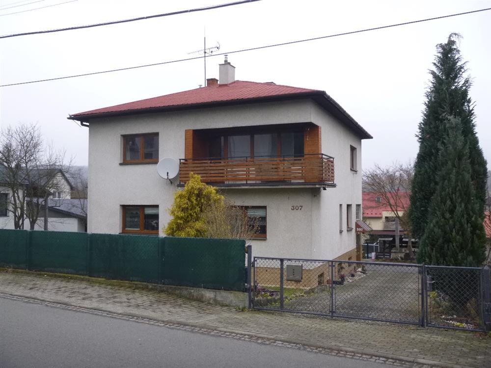 Dražba spoluvlastnického podílu ve výši 1/4 na rodinném domě se zahradou v obci Želechovice nad Dřev