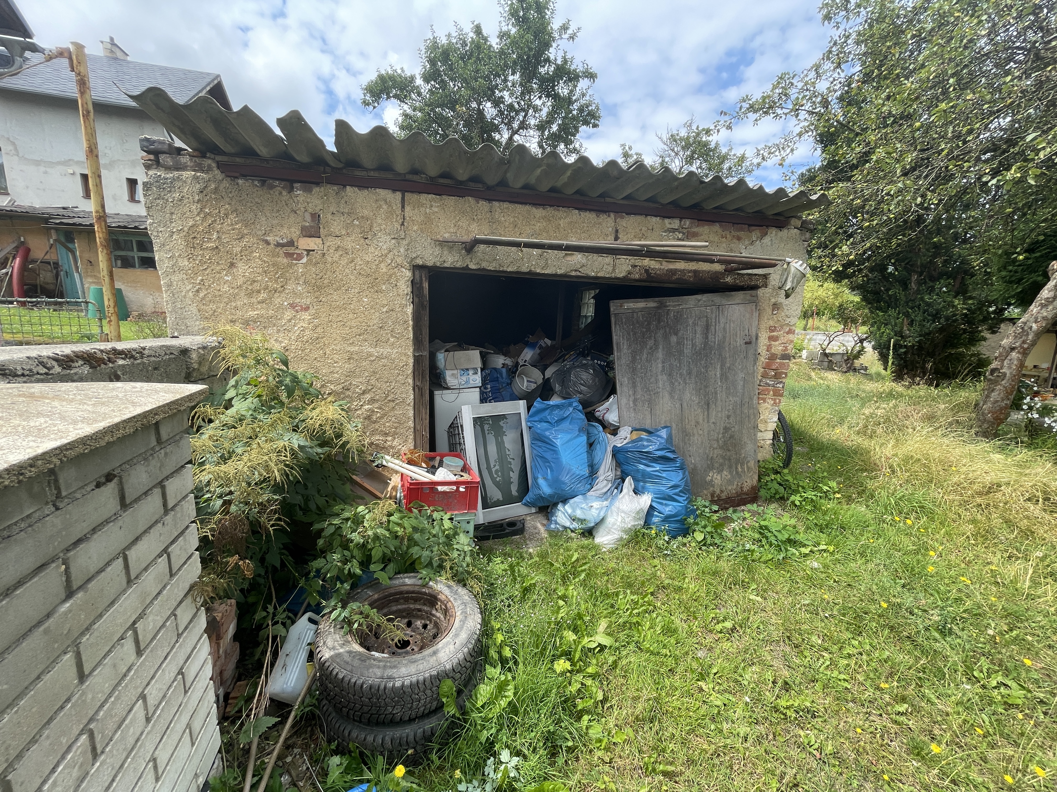 garáž na pozemku jiného vlastníka v k.ú. Luby I, okres Cheb, opakovaná dražba