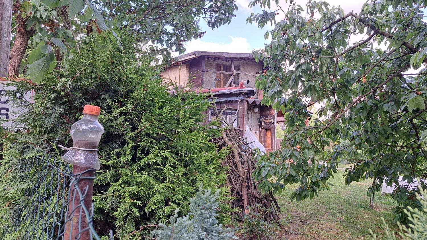 id. podíl 1/2 stavby na pozemku jiného vlastníka v k.ú. Hroznětín, okres Karlovy Vary