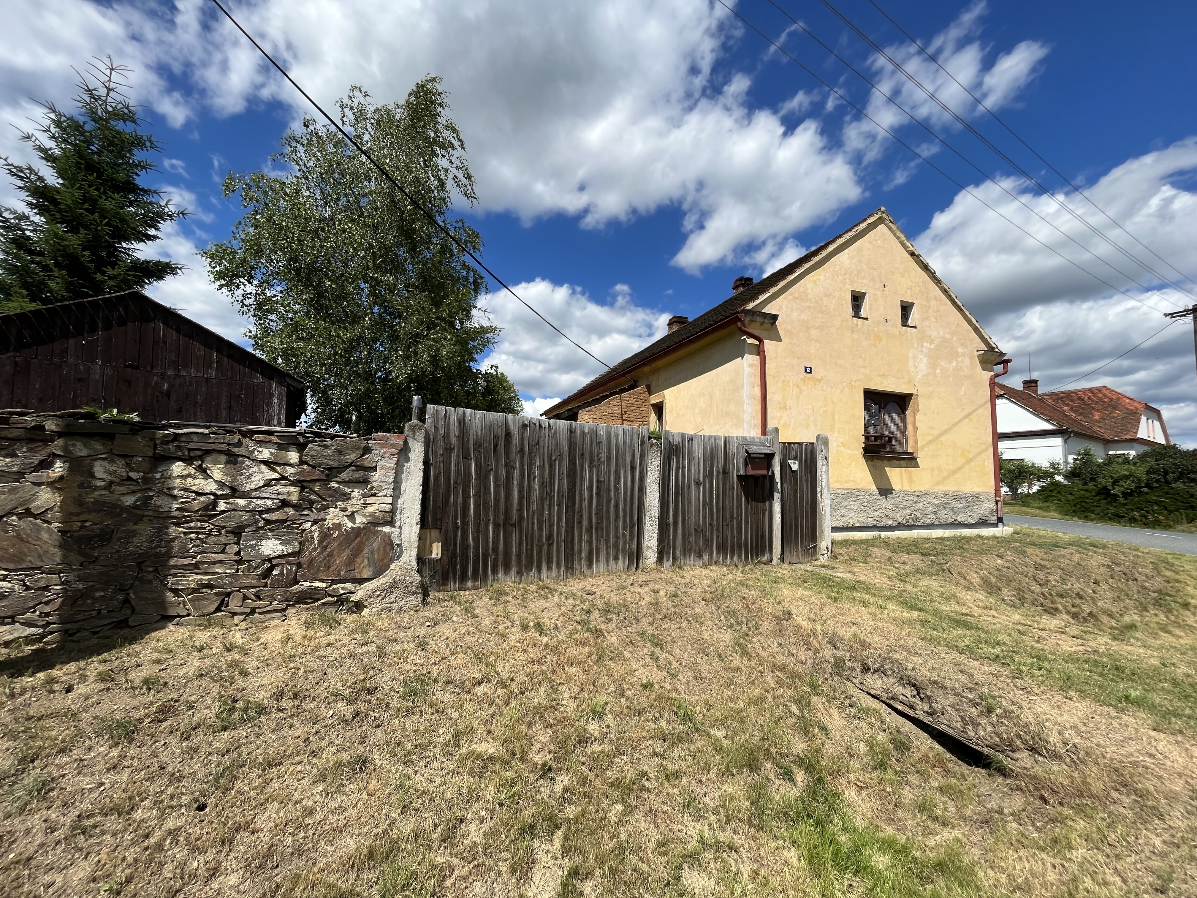 rodinný dům se zahradou v k.ú. Milíkov u Stříbra, okres Tachov