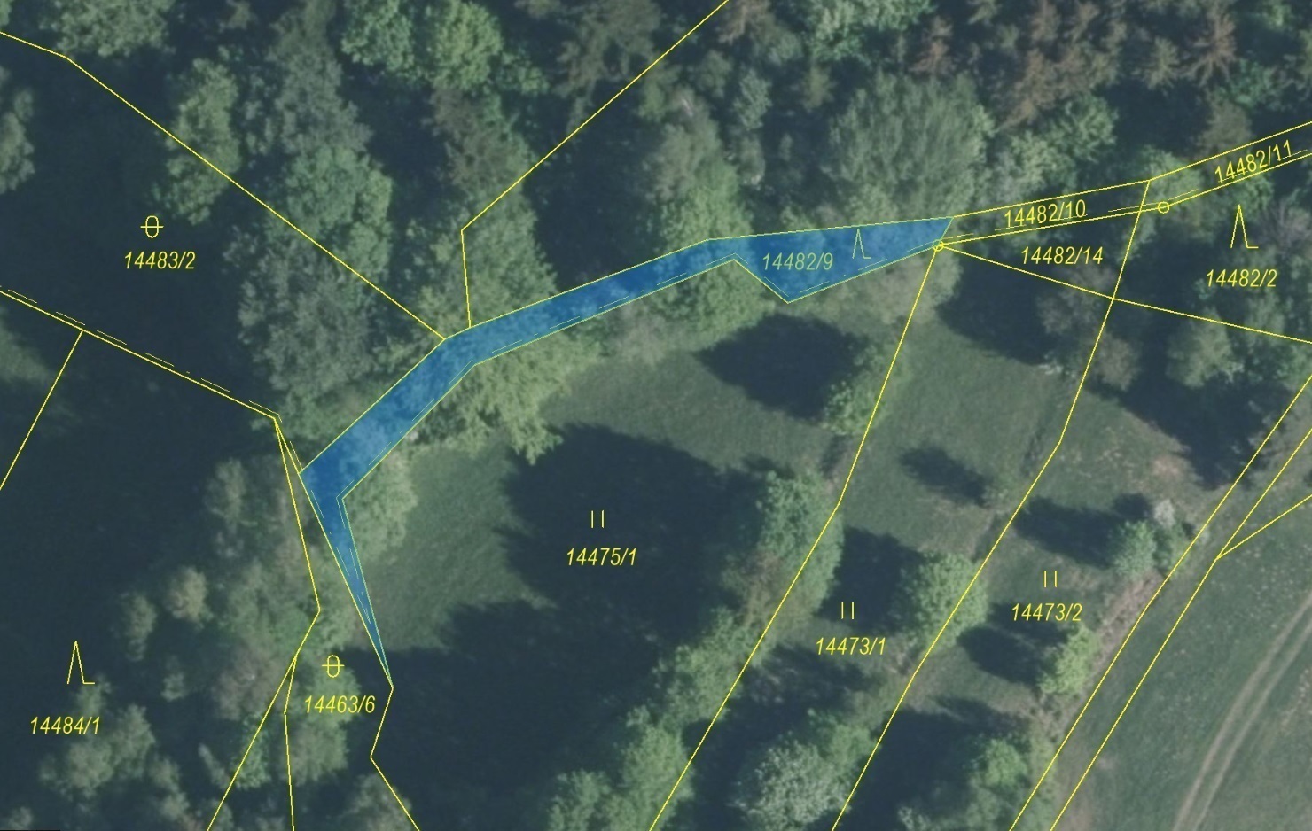 Lesní pozemek o výměře 281 m2, podíl 1/1, katastrální území Hovězí, obec Hovězí, obec s rozšířenou p