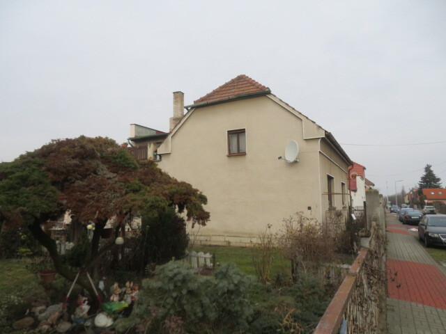 Rodinný dům o velikosti 392m2, Všechlapy, podíl 1/6