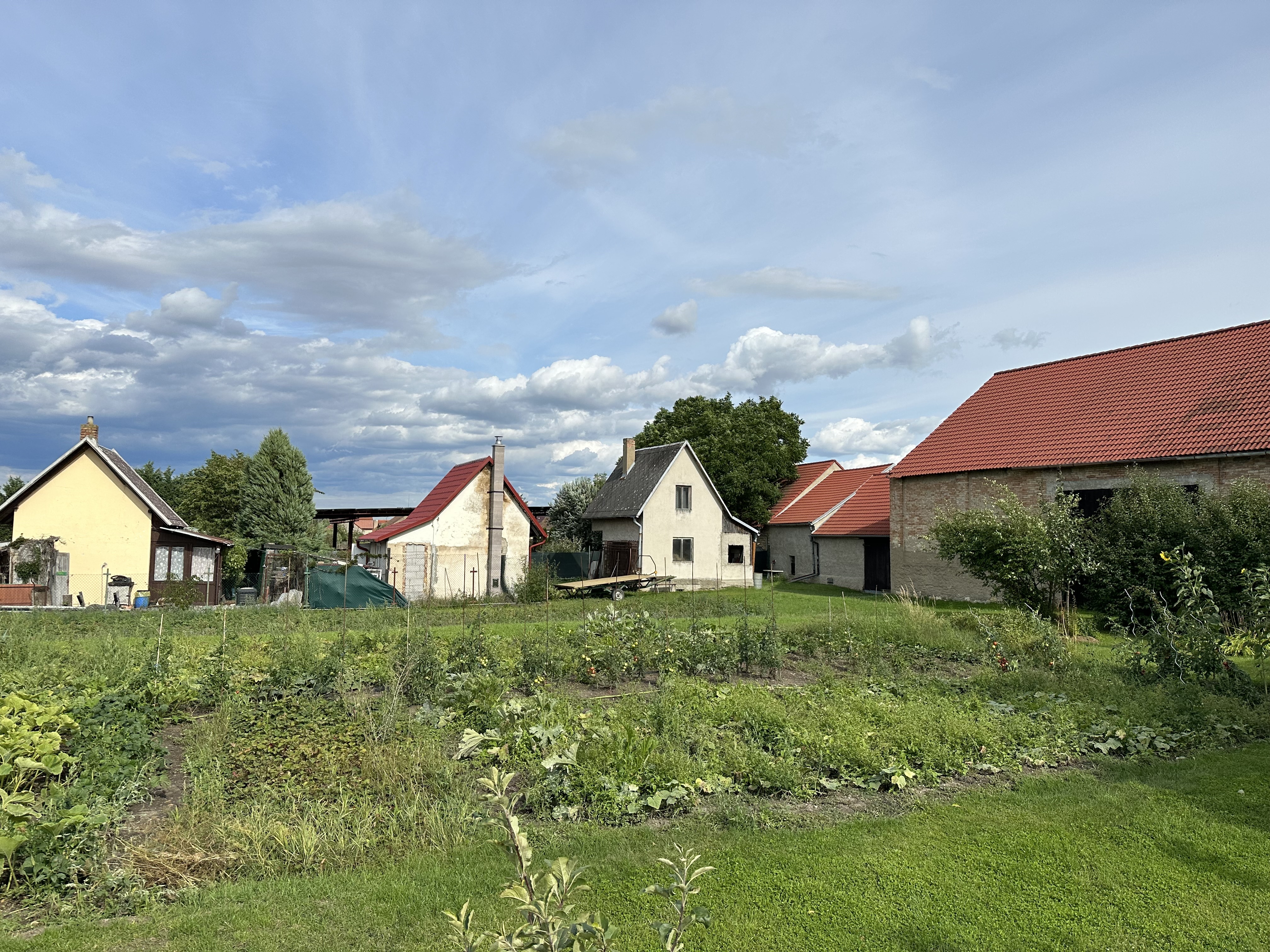 id. podíl 2/3 jiné stavby - rekreačního objektu v k.ú. Dubany, obec Libochovice, okres Litoměřice