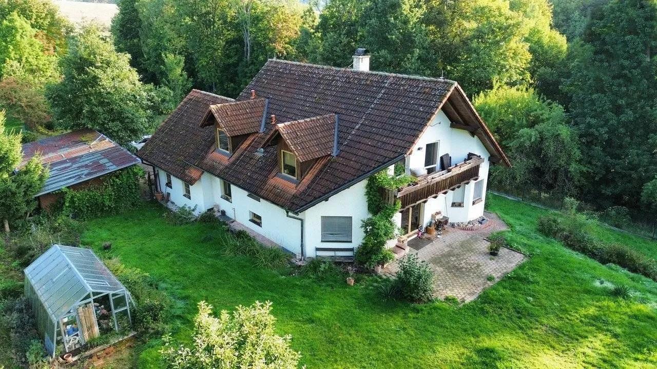 E-veřejná soutěž rodinného domu, podíl 1/2, kat. území Újezd Svatého Kříže