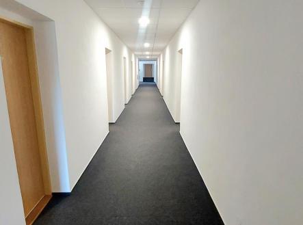 20240730_131336.jpg | Pronájem - kanceláře, 24 m²