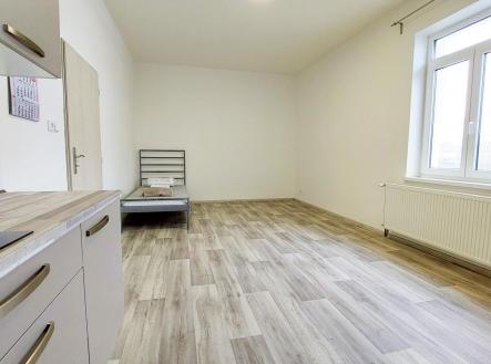 Pronájem bytu, 1+kk, 33 m²