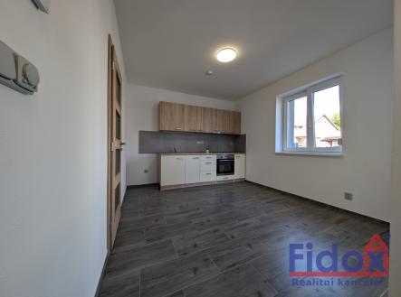 PXL_20240924_122848479 | Pronájem bytu, 1+1, 30 m²