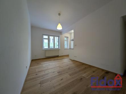 PXL_20241003_122319446 | Pronájem bytu, 3+kk, 74 m²