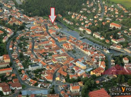 03-flyfotosusice.jpg | Pronájem - malý objekt/garáž