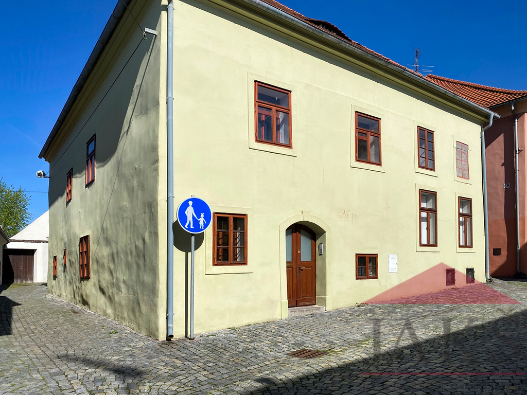 01.jpg