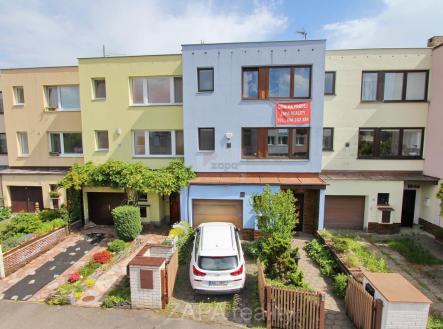 dům vchod 2.JPG | Prodej - dům/vila, 205 m²