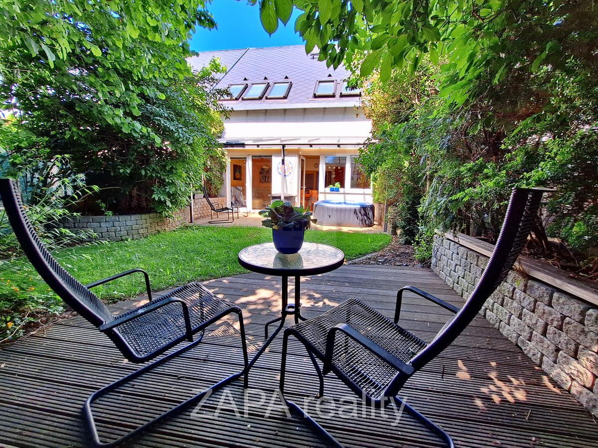 pohled na dm a vivku.jpg